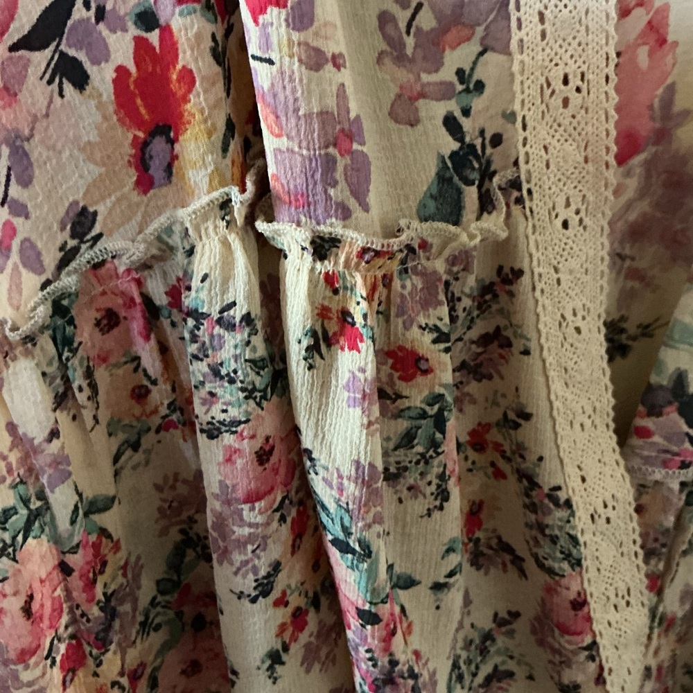 Torrid Floral Kimono with Lace Accents 1X/2X - Picture 2 of 4
